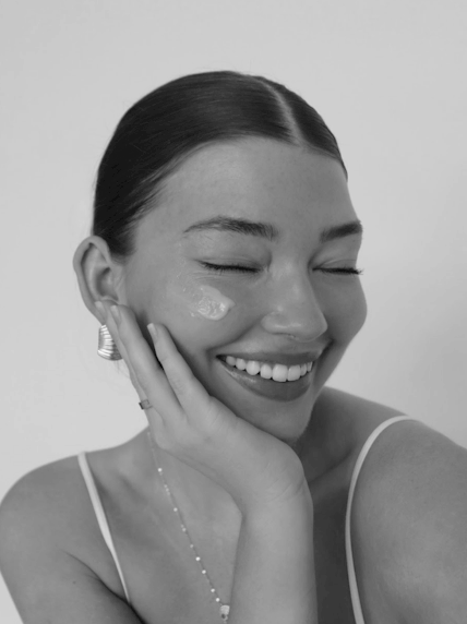 Exosomes vs Oleosomes: The Future of Growth Factor Skincare